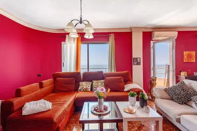 Image de Appartement avec magnifique vue sur la mer
