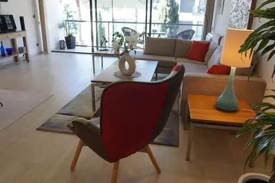 Image de Modern Luxury 2 Bedroom With Pool, in Luxury Enclosed Condominium