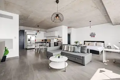 Image de Otium | One Block From The Beach | Ocean Views | Gym