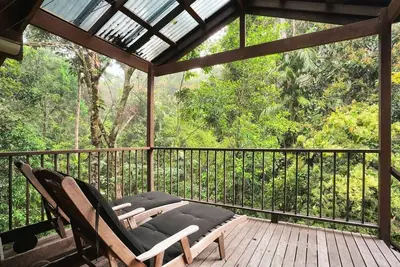 Image de Kuranda Rainforest Chalet- Rainforest Retreat with Private Creek, Chef’s Kitchen & Spacious Deck
