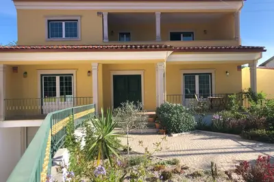 Image de Spacious 4 bed house with hot tub, games room & terraces, near Alcobaca & Nazare