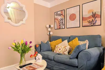 Image de Peacehaven Retreat - 4 minutes from the beach! Pet friendly!