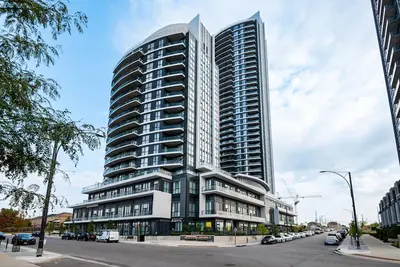 Image de Luxury condo w breathtaking sunset views close to airport & downtown Mississauga