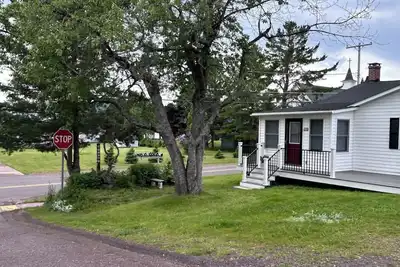 Image de Relax at our Cozy Cottage in the heart of Eagle Harbor