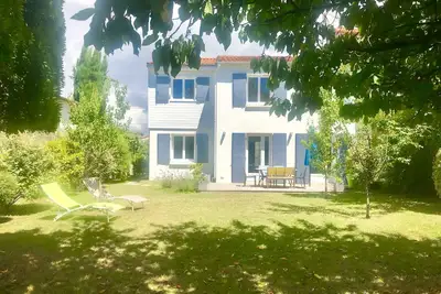 Image de Maison entière à Royan avec jardin proche plage et marché du parc