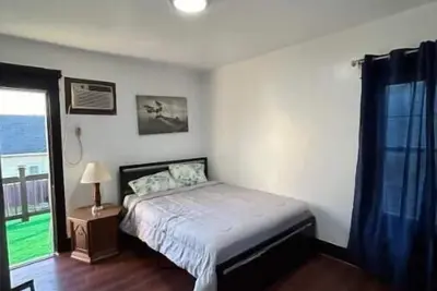 Image de Best in Buffalo Entire second floor with Balcony