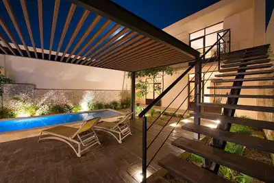 Image de Colonial Property with a Tropical Garden and Pool