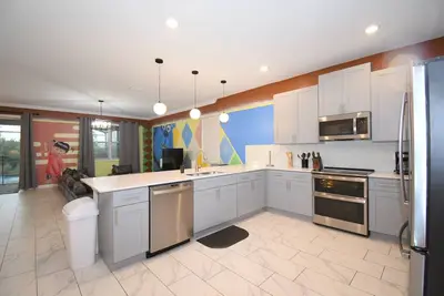 Image de Stylish luxury 9br house/ pool/ near Disney