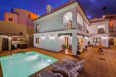 Image de Villa Lara Pinta - Quatre Chambres Villa, Couchages 8