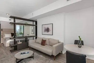 Image de Downtown Studio with Breathtaking Views #1704