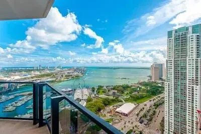 Image de Luxurious 1 Bd Condo in Downtown #3015