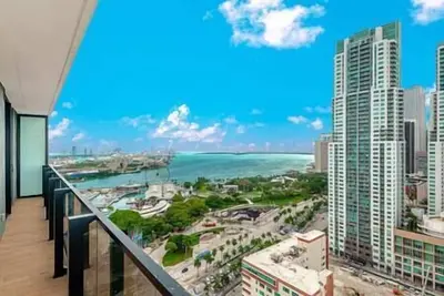 Image de Lux 2 Bd Condo in Biscayne Boulevard #2017