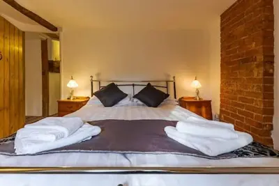 Image de 14th-century cosy 3-bed cottage business stays\n