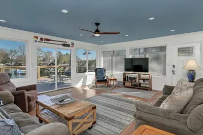 Image de Lure & Leisure Lakehouse | Lake Murray 3br 2ba