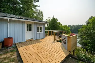 Image de Blue Heaven - Fully Updated 3 Bedroom with Bunkie Tranquil Paradise on Bull Lake
