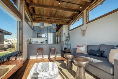 Image de Meadow Creek Tiny Home #02 with Mountain View