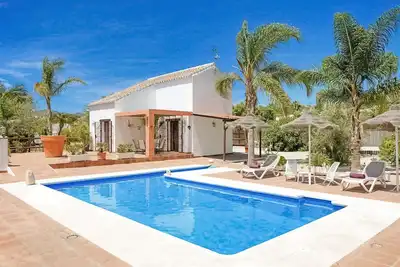 Image de Embrace the Costa Del Sol lifestyle at El Nido Villa—your perfect sun-soaked retreat