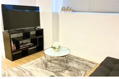 Image de Awesome suite in Riverview. Few minutes walk to Mill Creek Trail Park!