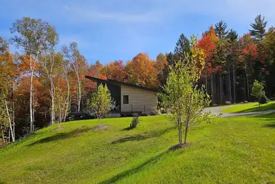 Image de 1b Contemporary cabin in magnificent setting, luxury and comfort, hot tub, Ac!