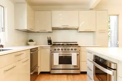 Image de Martha’s Vineyard Contemporary Home with Pool