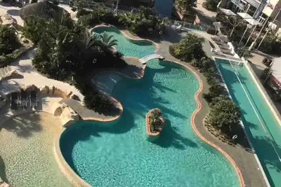 Image de Britain in the Sun at Luxurious Ocean Village