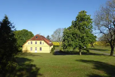 Image de Gut Rattelvitz Galerie D, hochwertig, Sauna, Kamin, eTankstelle, Spielscheune, 15. 000qm Parkland