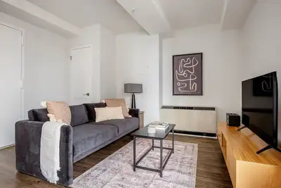 Lovely Ues 1br w/ Gym, Elevator & W/D, nr Central Park, by Blueground