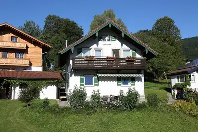 Image de Ferienhaus für 5 Gäste mit 80m² in Ruhpolding