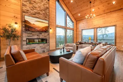Image de This cabin is a 6 bedroom(s), 5. 5 bathrooms, located in Sevierville, Tn.