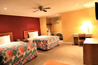 Image de Walking Distance to Coastal Bend College! Free Parking & Pet Friendly