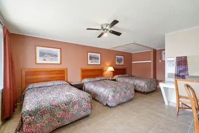 Image de Perfect for Groups! Pet-friendly Property, Free Parking On-site!