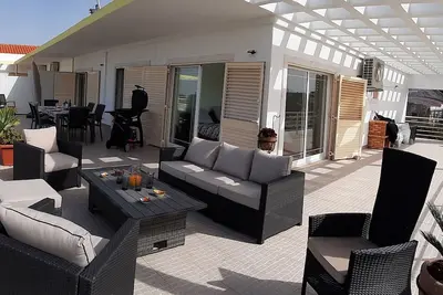 Image de Appartement grand confort avec terrasse donnant une vue imprenable sur l'océan