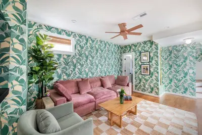 Image de Elegant Downtown Charleston - 2 Bedroom / 2 Bath