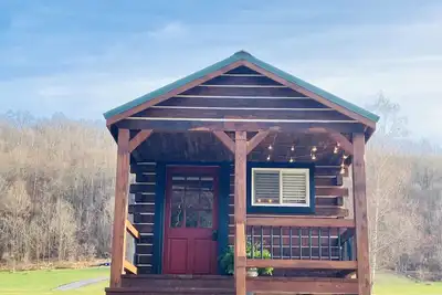 Image de Tiny Cabin Along the River