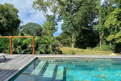 Image de Lodge belle nature, piscine privée, grand jardin. 900m de la plage de grande anse