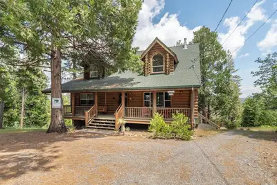 Image de Log Cabin Hideaway- Cozy Mountain Getaway