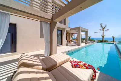 Image de Villa Ouranos - Quatre Chambres Villa, Couchages 8