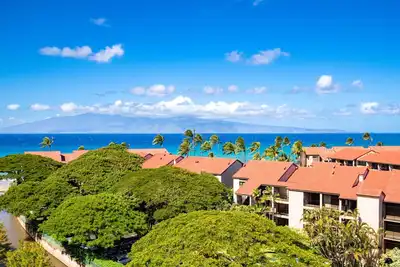 Image de 1 Bedroom Partial Ocean View Condo - Kaanapali Shores 830
