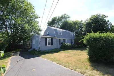 Image de 58 Carman - Pet-Friendly 4br home, . 4 Mile to beach, Large Backyard with Grill