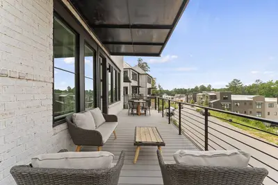 Image de Hillside Haven - Beautiful 2 Bedroom/2Full Bath Townhome