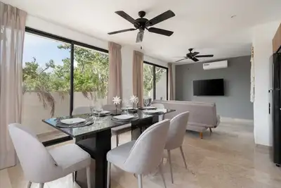 Image de 2 Bd w/ Balcony and Rooftop Pool