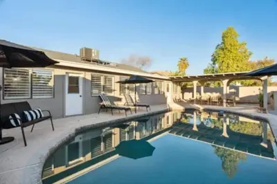 Image de Charming 3 bedroom 2 bathroom with heated pool.