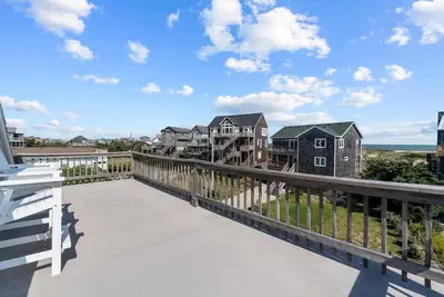 Image de Ocean View, Semi-Oceanfront, Screened In Porch, Beach Access
