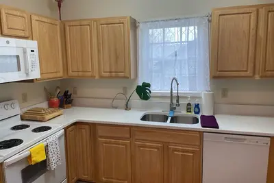 Image de Convenient Rtp 3b/2ba Home | Ready for Work & Play