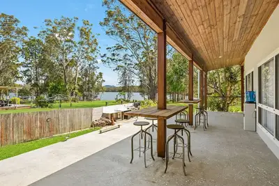 Image de Little Mirror Bay - 4 bedroom holiday home with water views