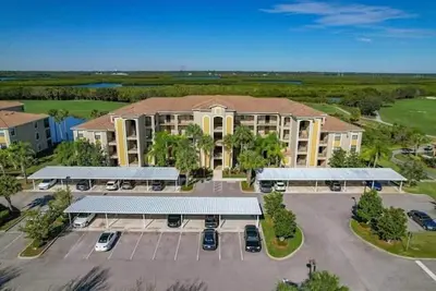 Image de Ground Floor Golf Condo in River Strand Golf & Country Club. Fully Furnished!