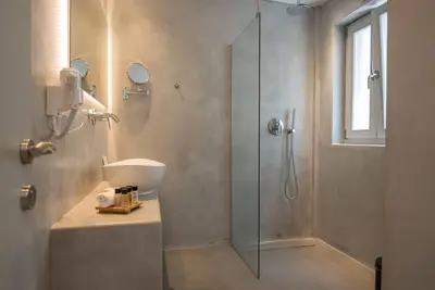 Image de Beautiful Paros Villa | 1 Bedroom | Villa Rock | Private Jacuzzi & Garden View | Naousa
