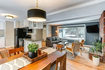 Image de Bend Home w/ Hot Tub ~ 2 Mi to Old Mill District!