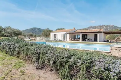 Villa à Golfo Arnaci avec 5 chambres à coucher, 12 couchages