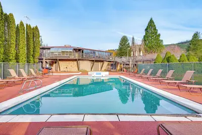 Image de Sauna, Pickleball Court & Game Room: Sultan Villa!
